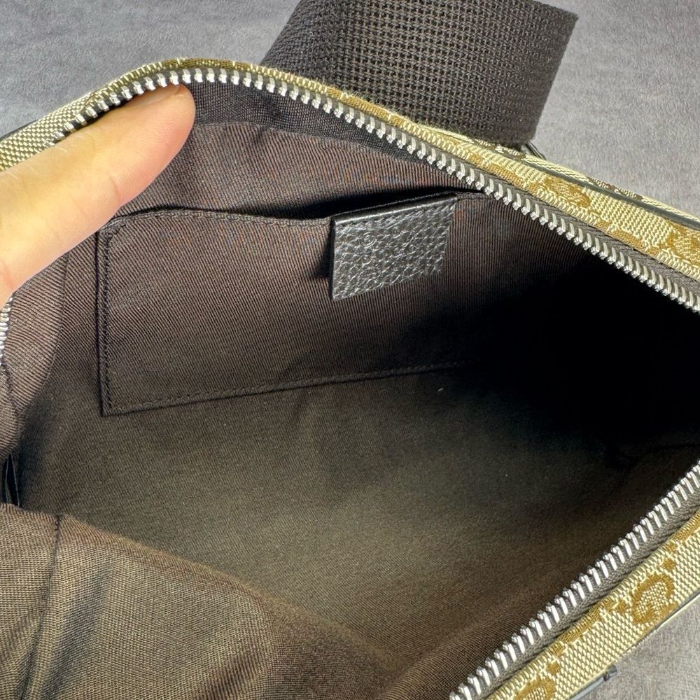 Gucci Beige and Brown Monogram Bag - Picture 10 of 13